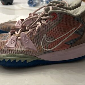 Kyrie 7 - 1 “world 1 people “ -